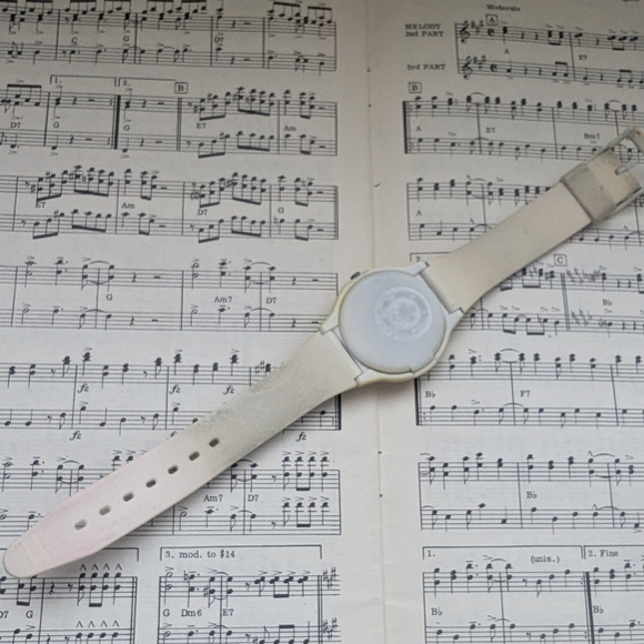 Vintage Olympic Watch with Canadian Maple Leaf Dial - Picture 6 of 10